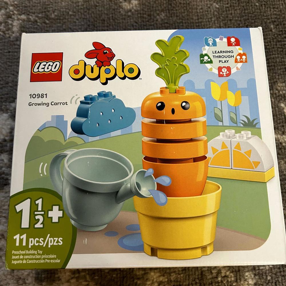 Lego Duplo Growing Carrot Set (NEW)